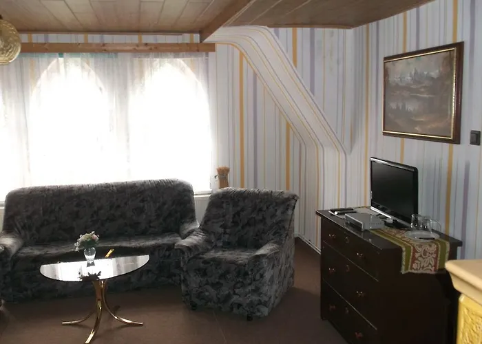 Und Christine Kilian Konukevi 3*