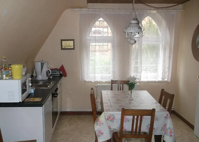 Und Christine Kilian Konukevi