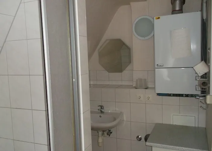 Und Christine Kilian Konukevi